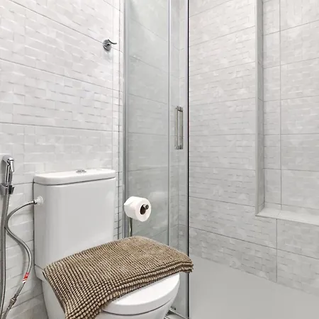 Eliseos Paradise Торевьиа